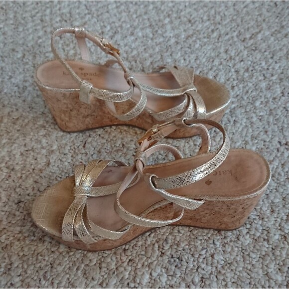 Kate Spade New York 10 GOLD METALLIC LEATHER Cork WEDGE Strappy SANDALS size 6M - Picture 5 of 11